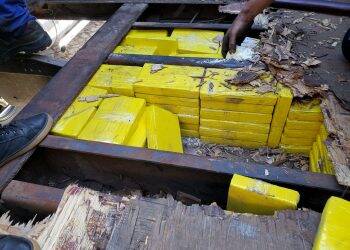 PRF apreende 238 quilos de cocaína e crack em Santa Terezinha de Itaipu