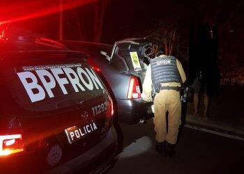 BPFron apreende carvão e essência de narguilé em porto clandestino de Foz