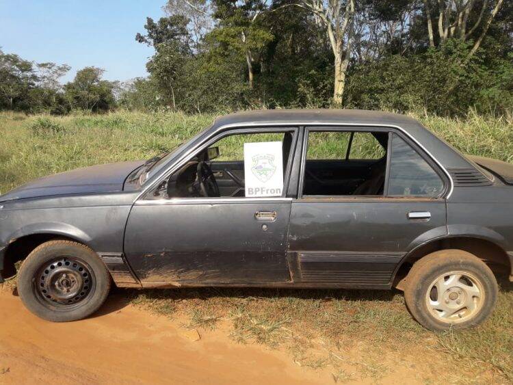 BPFron apreende carga de cigarro e dois veículos em Foz do Iguaçu