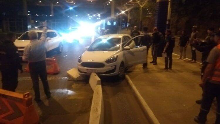 PRF recupera carro tomado de assalto na Ponte da Amizade