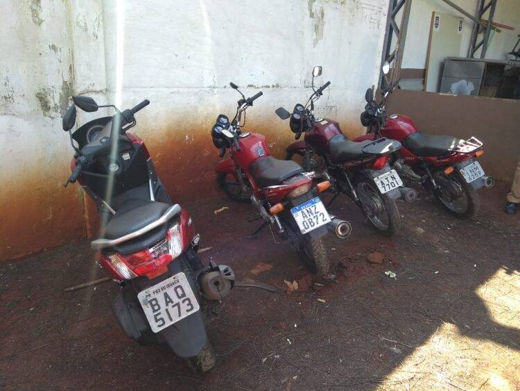 Motos furtadas são encontradas na barranca do Rio Paraná prontas para serem levadas ao Paraguai