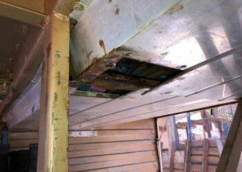 Receita deslacra ônibus apreendido em comboio e encontra eletrônicos