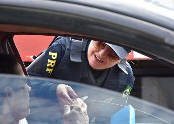 PRF esclarece as condições para estrangeiro conduzir veículos no Brasil
