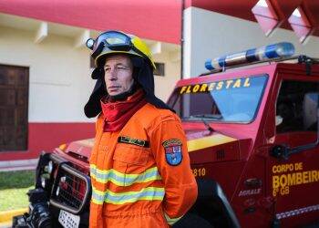 Paraná libera bombeiros para combate a queimadas na Região Amazônica