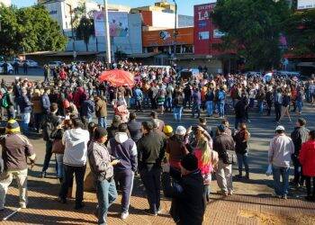 Greve geral fecha comércio no Paraguai