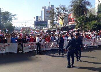 Manifestação em apoio a Marito fecha trânsito em Cidade do Leste
