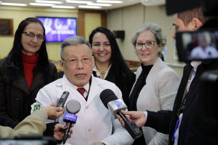Mestre em acupuntura, Dr. Lin Pin Chuan, foi homenageado na Câmara de Foz