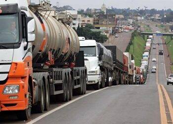 Caixa Econômica renegociará dívidas de caminhoneiros