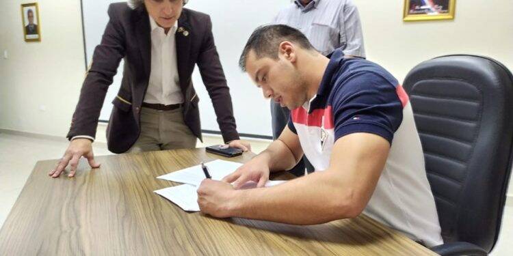 Prefeito de Cidade do Leste e instituições firmam acordo para acabar com manifestações no centro