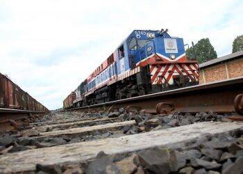 Parlasul discute ferrovia ligando Paranaguá à Antofagasta no Chile com a presença de Ratinho Junior