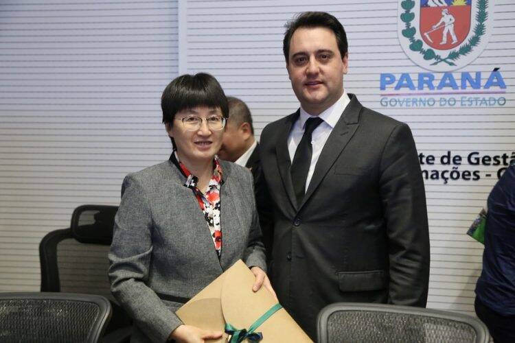 Ratinho Junior apresenta projeto de Ferrovia até Foz do Iguaçu para empresários chineses