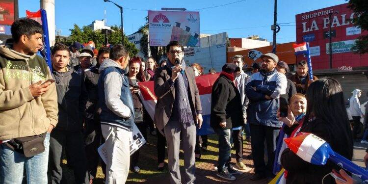 Greve geral fecha comércio no Paraguai