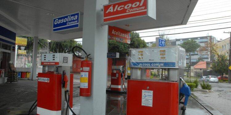 Estado muda resoluções para licenciamento ambiental de postos de combustível e mais seis áreas