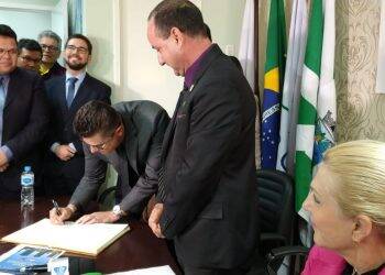 Luiz Queiroga é reempossado vereador