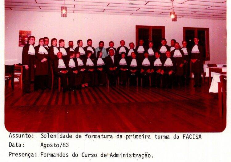 Primeiros estudantes com graduação em Foz terão ‘reformatura’
