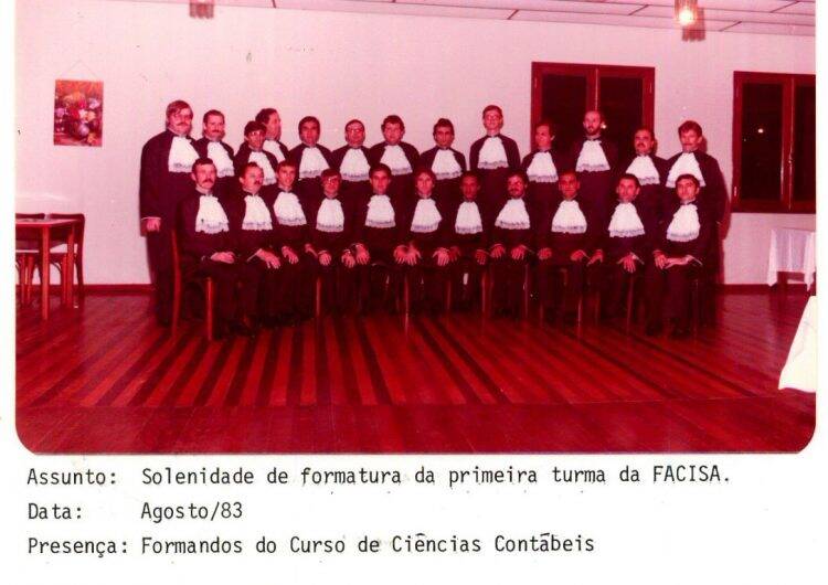 Primeiros estudantes com graduação em Foz terão ‘reformatura’