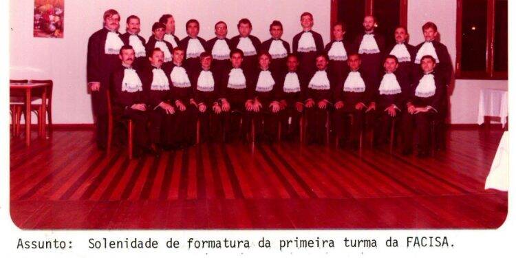 Primeiros estudantes com graduação em Foz terão ‘reformatura’