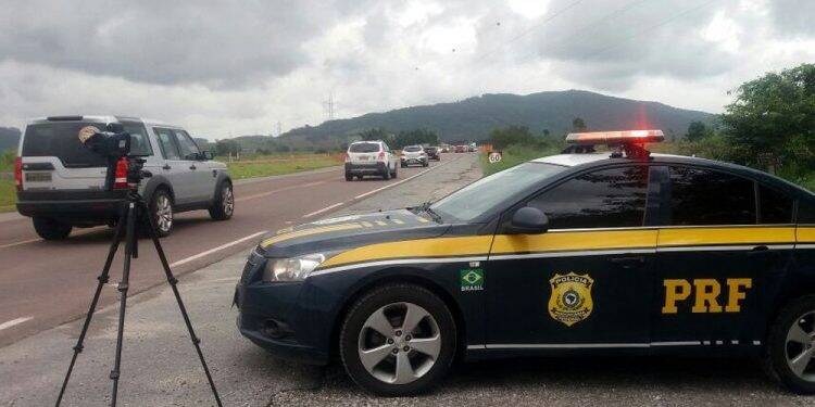 Em nota, PRF emite ordem para recolhimento de equipamentos de radares móveis