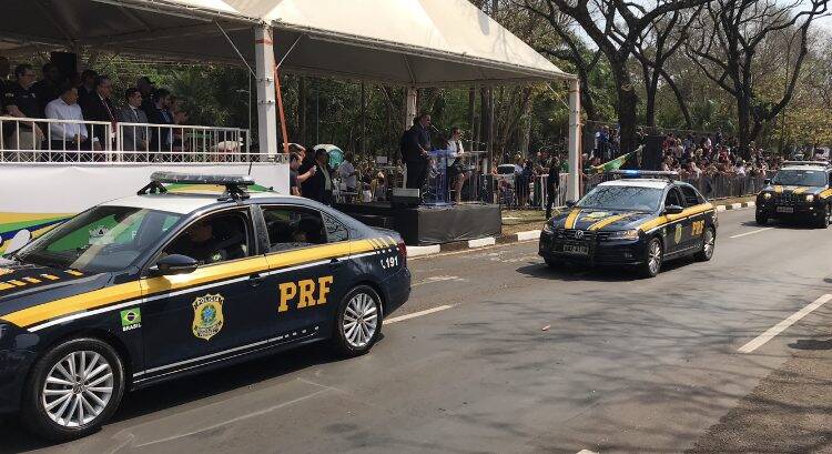 Desfile da Independência em Foz do Iguaçu  teve presença de militares da Argentina e Paraguai