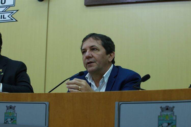 Prefeito anuncia topografia, projetos de moradia e regularização fundiária para Ocupação do Bubas