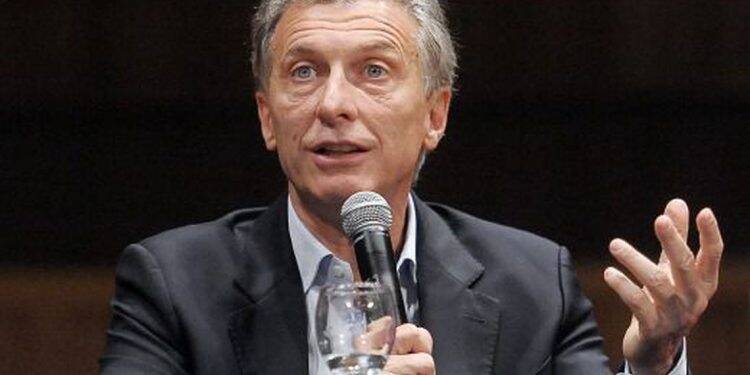 Argentina limita compra de dólares para conter desvalorização do peso