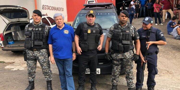 Operação AIFU fiscaliza agências de viagens de Foz do Iguaçu