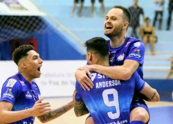 Foz empata com o Pato pelo paranaense