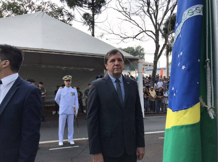 Desfile da Independência em Foz do Iguaçu  teve presença de militares da Argentina e Paraguai