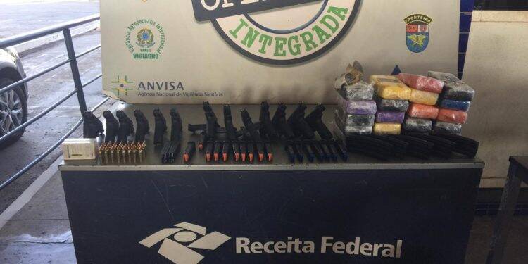 Paraguaio tenta passar a Ponte da Amizade com pistolas, munições, carregadores de fuzil e crack