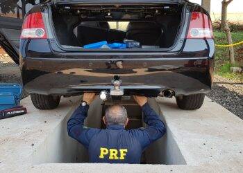 PRF apreende crack, cocaína e munições em tanque de carro em Céu Azul