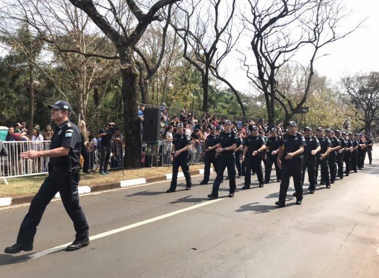 Desfile da Independência em Foz do Iguaçu  teve presença de militares da Argentina e Paraguai