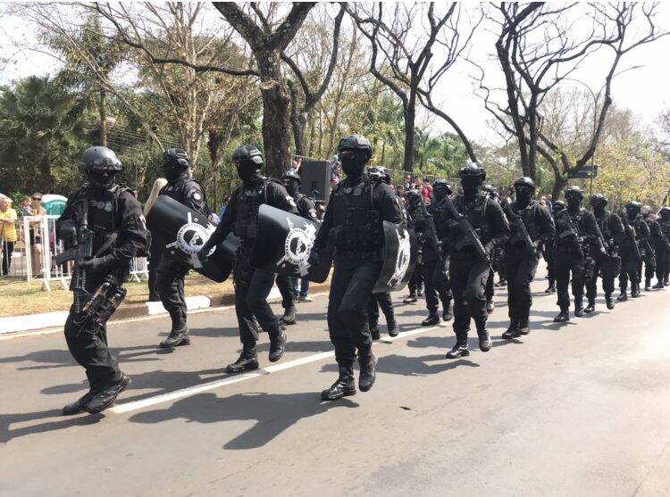 Desfile da Independência em Foz do Iguaçu  teve presença de militares da Argentina e Paraguai