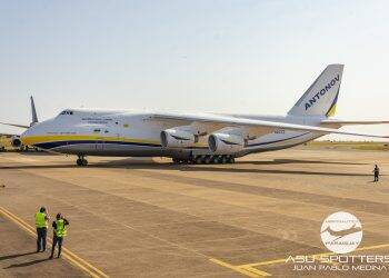 Confira imagens internas do avião AN-124-100 Ruslan, um dos maiores do mundo
