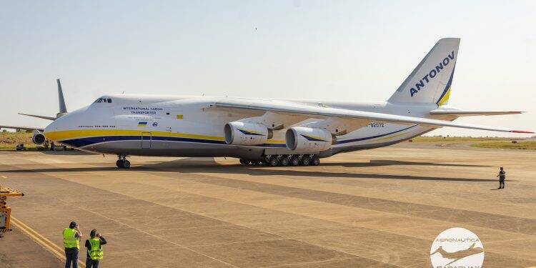 Confira imagens internas do avião AN-124-100 Ruslan, um dos maiores do mundo