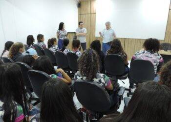 IDESF participa de projeto educativo para adolescentes da Comunidade do Bubas