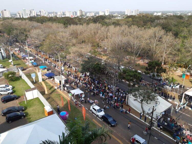 Desfile da Independência em Foz do Iguaçu  teve presença de militares da Argentina e Paraguai