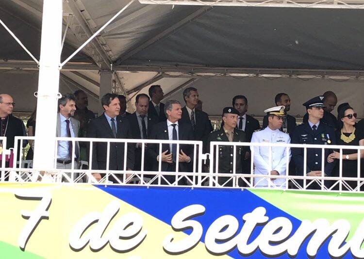 Desfile da Independência em Foz do Iguaçu  teve presença de militares da Argentina e Paraguai