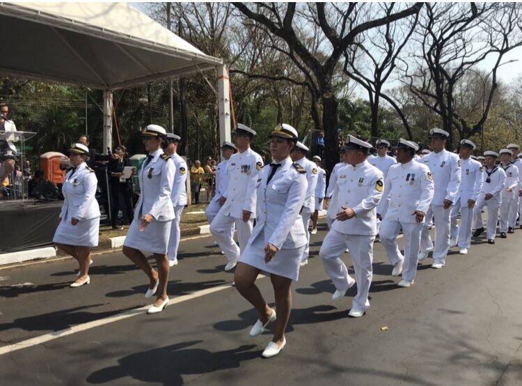Desfile da Independência em Foz do Iguaçu  teve presença de militares da Argentina e Paraguai