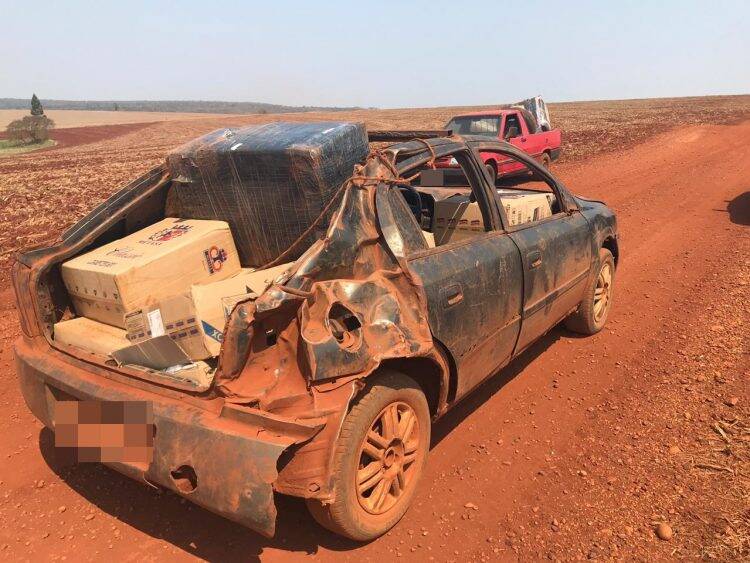 BPFron apreende comboio de carros e contrabandista