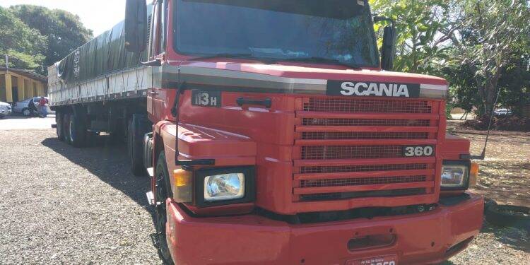 Polícia Civil apreende carreta utilizada em furto de arroz