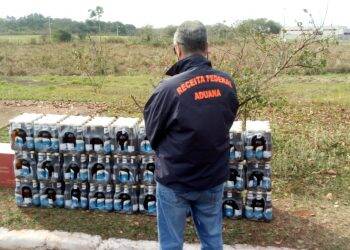 Receita Federal retém cervejas importadas na Ponte Tancredo Neves
