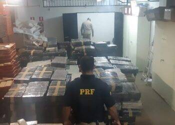 PRF apreende 4,6 toneladas de maconha e faz a maior apreensão do ano no Paraná