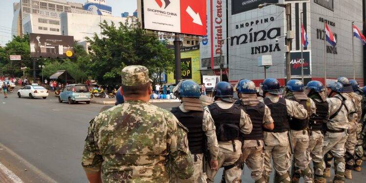 Protesto de “paseros” termina em confronto com a polícia no Paraguai