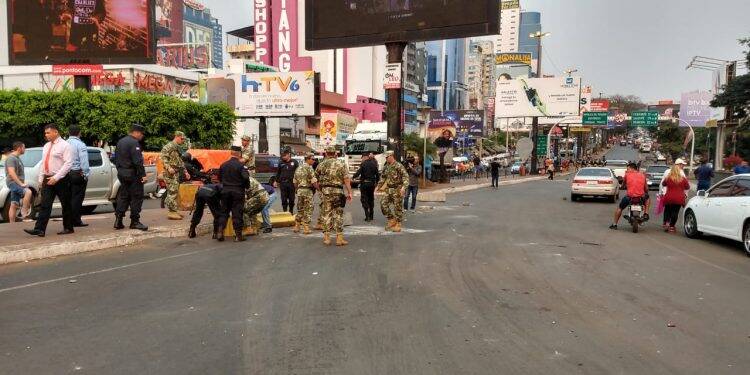 Protesto de “paseros” termina em confronto com a polícia no Paraguai
