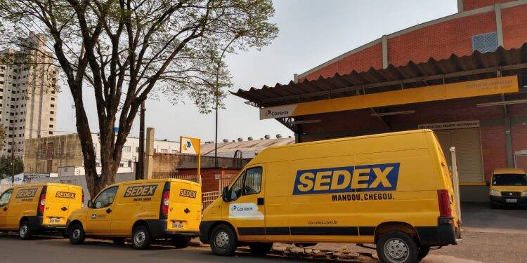 Trabalhadores dos Correios entram em greve por tempo indeterminado