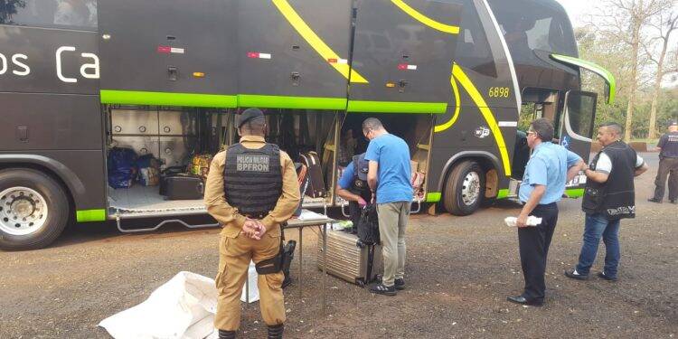 BPFron apreende mercadorias e veículos em Céu Azul