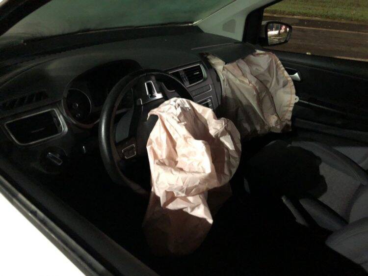 PRF recupera carro roubado com ocupante refém