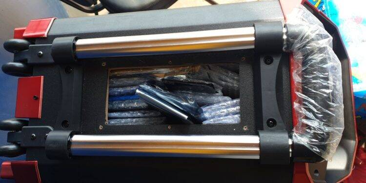 PRF encontra mercadorias em caixa de som