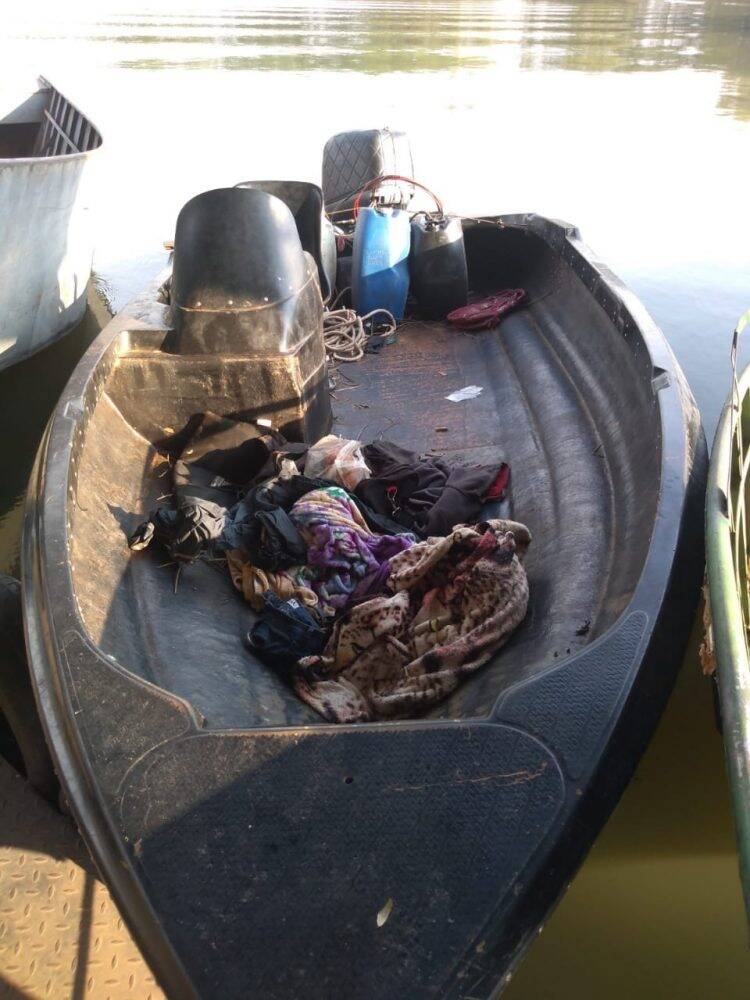 Polícia Federal prende três pessoas e apreende 6 barcos com contrabando