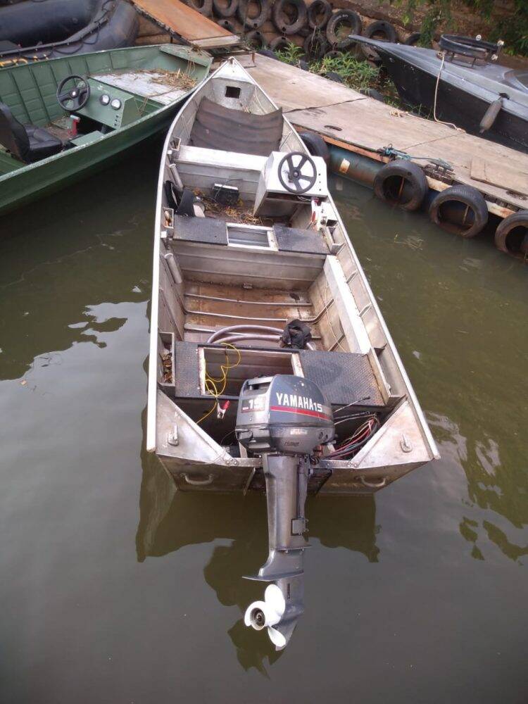 Polícia Federal prende três pessoas e apreende 6 barcos com contrabando